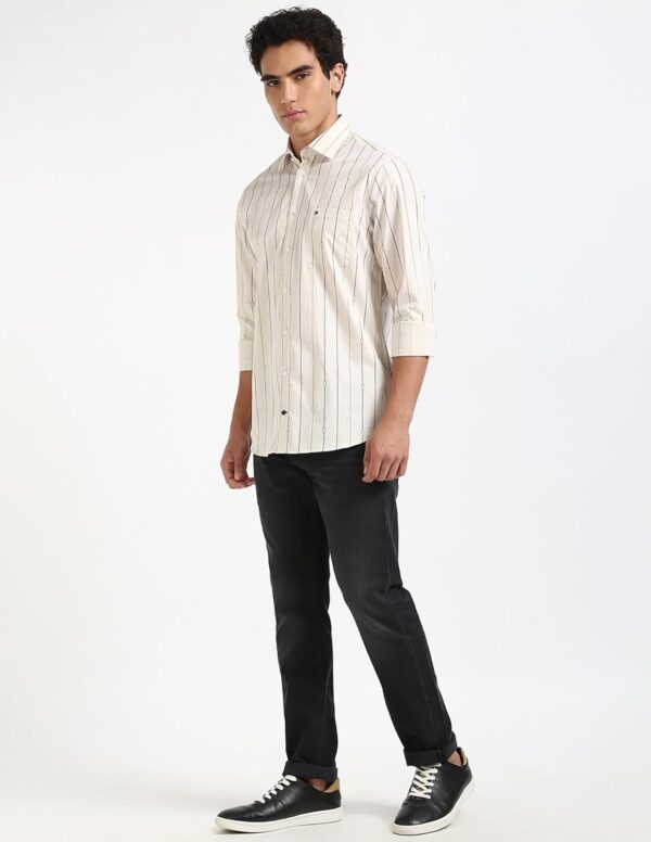 Tommy Hilfiger Men's Striped Regular Fit Shirt - Image 3
