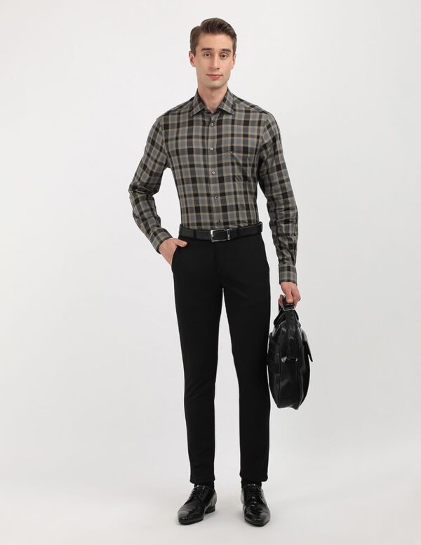 Tommy Hilfiger Men's Striped Regular Fit Shirt - Image 3