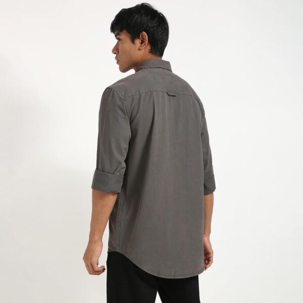 Tommy Hilfiger Men's Cotton Solid Regular Fit Shirt - Image 4