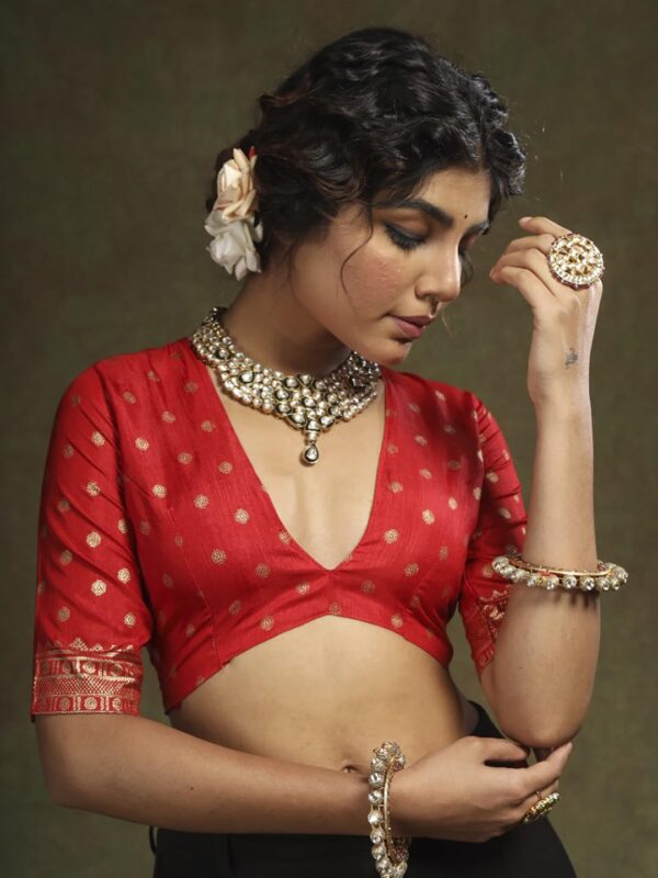 SAREE MALL Woven Design Zari Work Pure Patola Silk Saree for Women With Unstitched Blouse Piece - Image 6