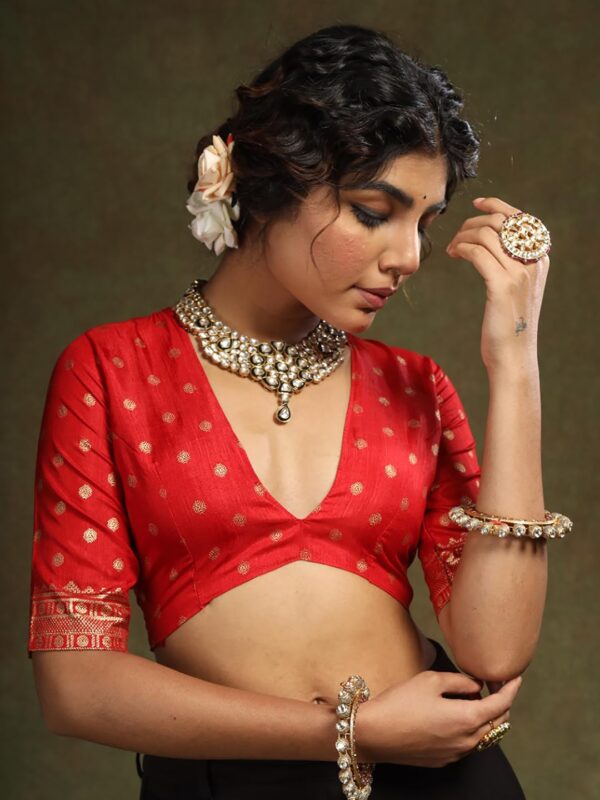 SAREE MALL Woven Design Zari Work Pure Patola Silk Saree for Women With Unstitched Blouse Piece - Image 5