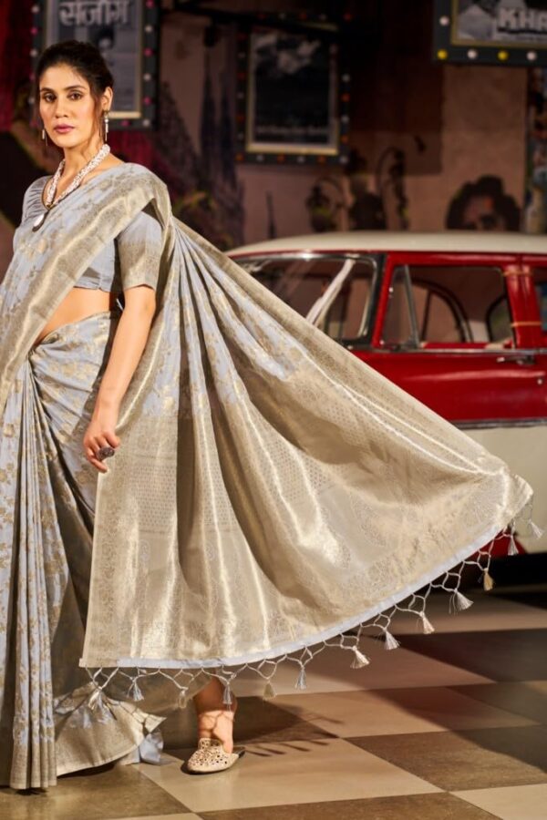SWORNOF Women's kanjivaram banarasi silk saree for Patola festival Wedding silk with rich pallu Design sarees for women with blouse piece - Image 4