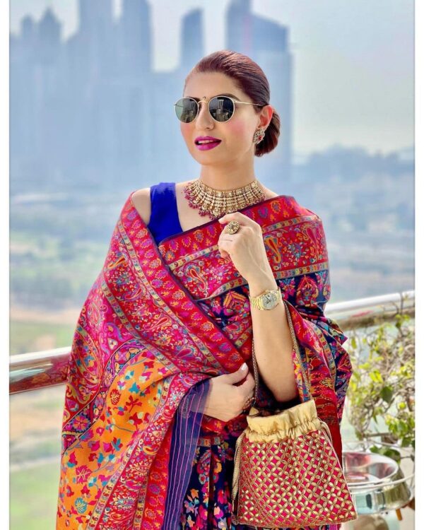 SGF11- Women's Kanjivaram Pure Soft Silk Handloom Saree Pure Golden Zari With Blouse Piece - Image 3
