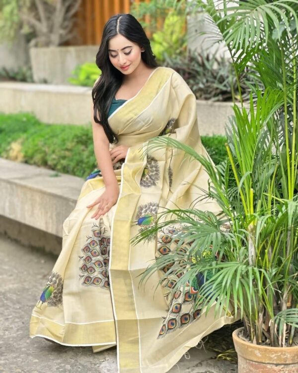 Womens Kerala kasavu Traditional Tissue Saree with Running Blouse Piece(Saree 5.5 meter, Blouse 0.8 meter) (grand big peacock) - Image 4