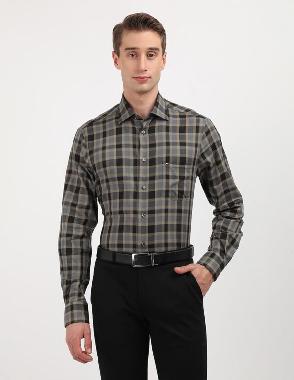 Tommy Hilfiger Men's Striped Regular Fit Shirt - Image 6