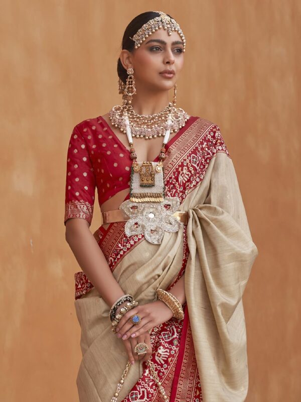SAREE MALL Woven Design Zari Work Pure Patola Silk Saree for Women With Unstitched Blouse Piece - Image 3