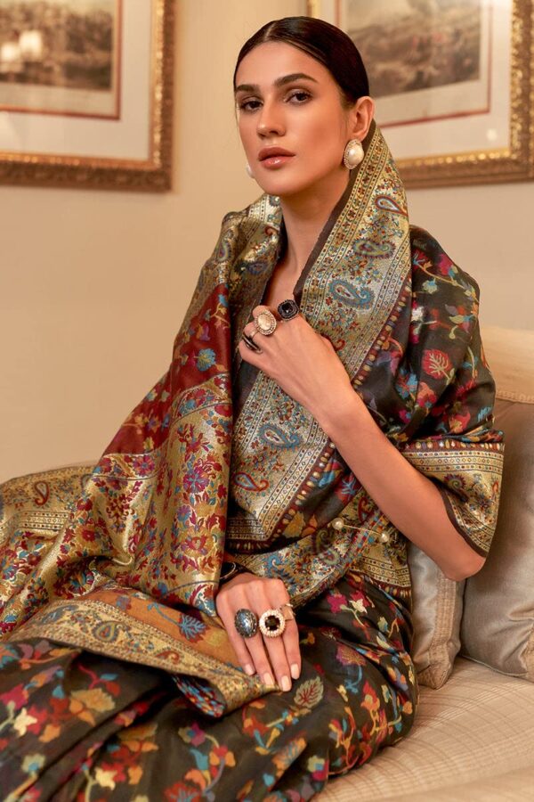 SGF11- Women's Kanjivaram Pure Soft Silk Handloom Saree Pure Golden Zari With Blouse Piece - Image 3