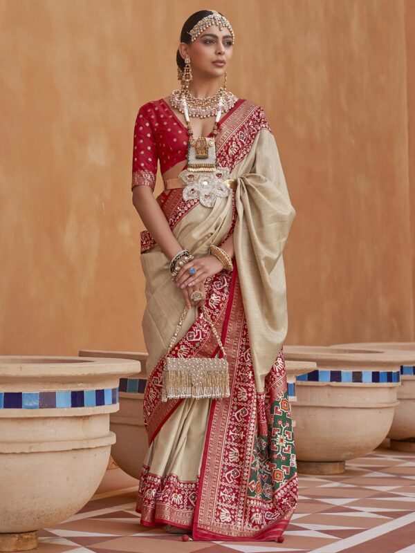 SAREE MALL Woven Design Zari Work Pure Patola Silk Saree for Women With Unstitched Blouse Piece - Image 2