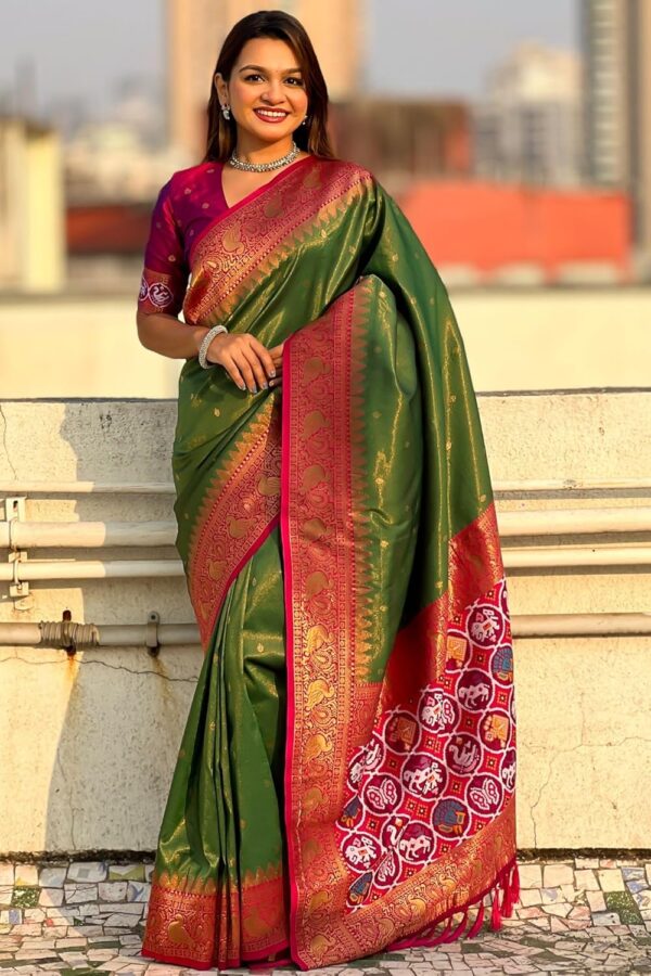 SGF11 Women's Kanjivaram Patola Silk Saree Silk Saree Pure Golden Zari With Blouse Piece - Image 2