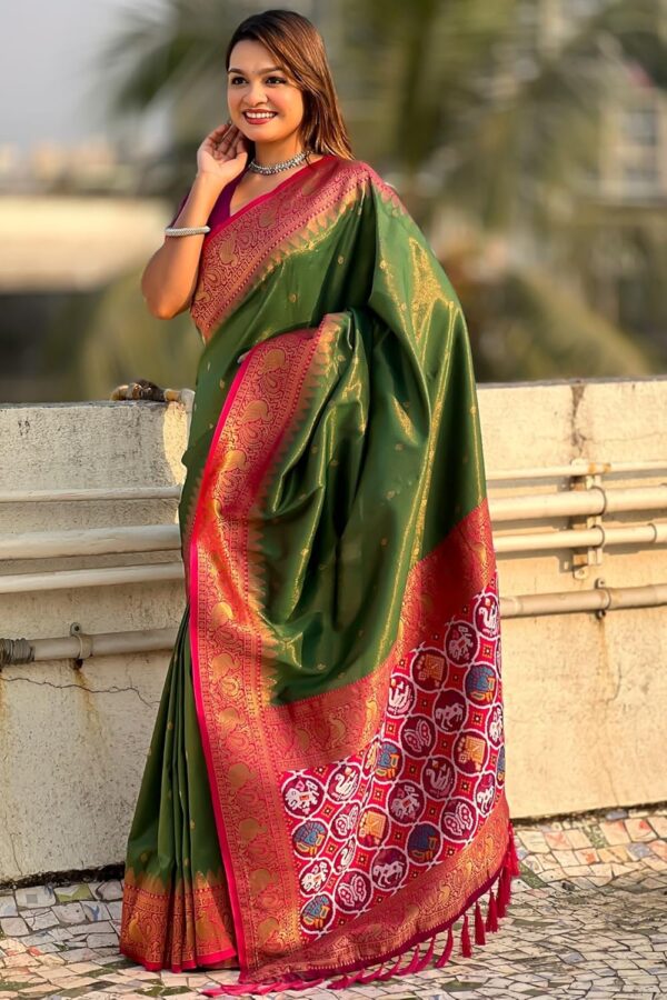 SGF11 Women's Kanjivaram Patola Silk Saree Silk Saree Pure Golden Zari With Blouse Piece - Image 5