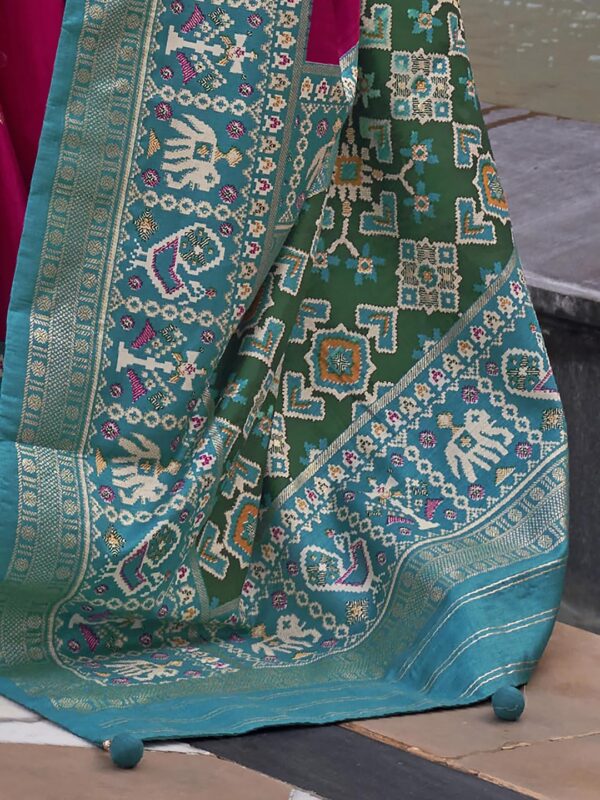 SAREE MALL Woven Design Zari Work Pure Patola Silk Saree for Women With Unstitched Blouse Piece - Image 4