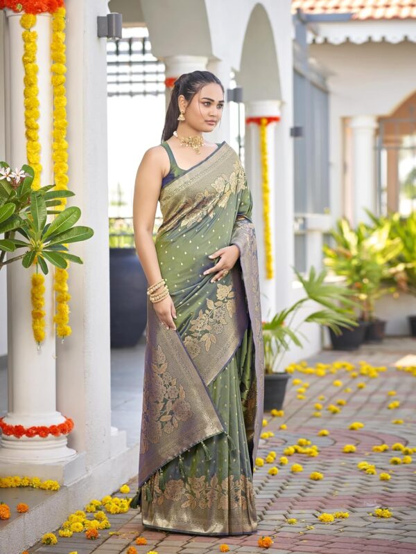 MANOHARI Women's Trendy Banarasi Woven Saree with Heavy Jacquard Work, Elegant Design, Silk Saree with Maching Lace Border Unstitched Blouse Piece for Weddings & Festive Occasions - Image 5