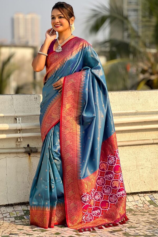 SGF11 Women's Kanjivaram Patola Silk Saree Silk Saree Pure Golden Zari With Blouse Piece - Image 5