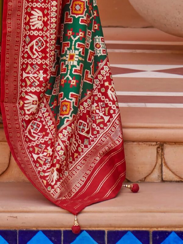 SAREE MALL Woven Design Zari Work Pure Patola Silk Saree for Women With Unstitched Blouse Piece - Image 5