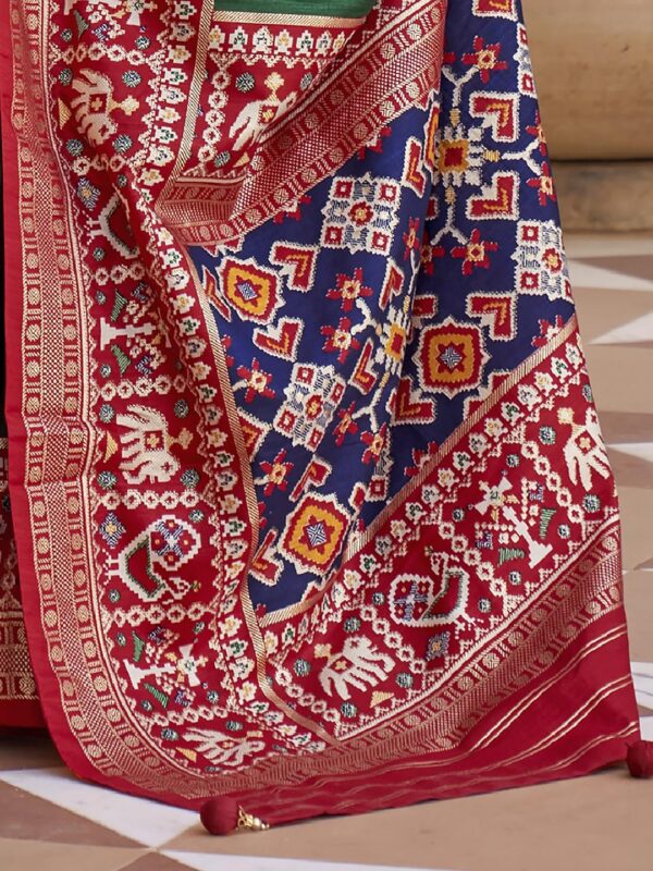 SAREE MALL Woven Design Zari Work Pure Patola Silk Saree for Women With Unstitched Blouse Piece - Image 6