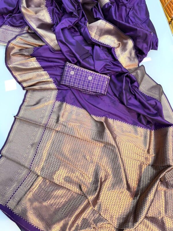 AMIRAT Women's Banarasi silk plain saree With Golden Zari Woven Border With Blouse Piece - Image 6