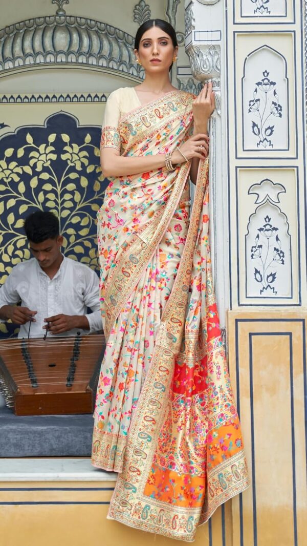 SGF11- Women's Kanjivaram Pure Soft Silk Handloom Saree Pure Golden Zari With Blouse Piece - Image 2