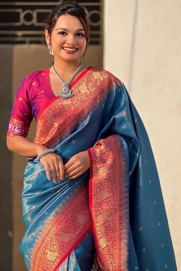SGF11 Women's Kanjivaram Patola Silk Saree Silk Saree Pure Golden Zari With Blouse Piece - Image 3