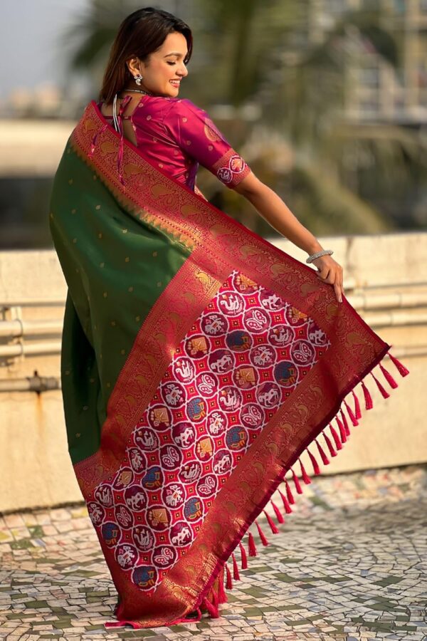 SGF11 Women's Kanjivaram Patola Silk Saree Silk Saree Pure Golden Zari With Blouse Piece - Image 4
