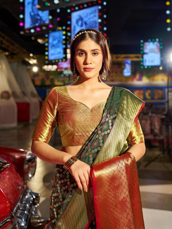 SWORNOF Women's Patola Silk Saree With Unstitched Boluse Piece - Image 5