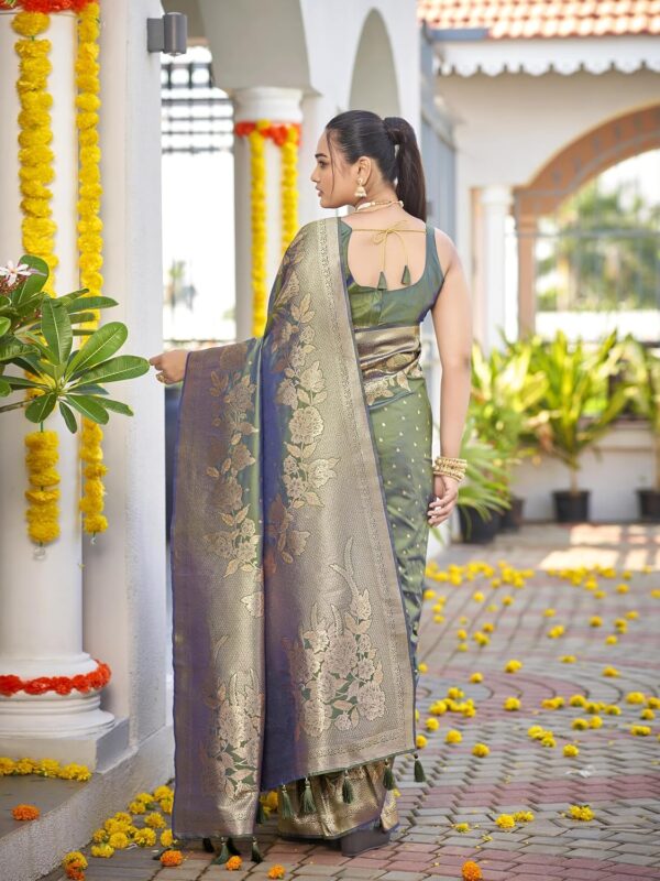 MANOHARI Women's Trendy Banarasi Woven Saree with Heavy Jacquard Work, Elegant Design, Silk Saree with Maching Lace Border Unstitched Blouse Piece for Weddings & Festive Occasions - Image 4