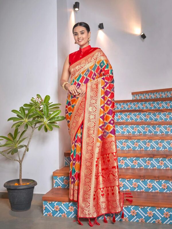 MANOHARI Women's Trendy Banarasi Woven Saree with Heavy Jacquard Work, Elegant Design, Silk Saree with Maching Lace Border Unstitched Blouse Piece for Weddings & Festive Occasions - Image 2