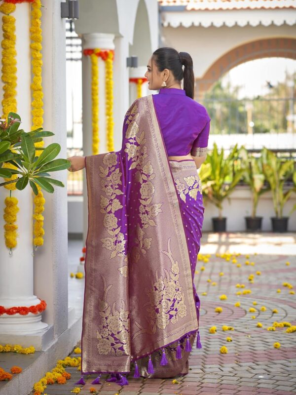 MANOHARI Women's Trendy Banarasi Woven Saree with Heavy Jacquard Work, Elegant Design, Silk Saree with Maching Lace Border Unstitched Blouse Piece for Weddings & Festive Occasions - Image 4
