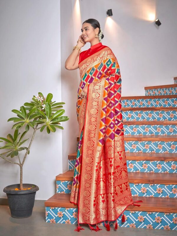 MANOHARI Women's Trendy Banarasi Woven Saree with Heavy Jacquard Work, Elegant Design, Silk Saree with Maching Lace Border Unstitched Blouse Piece for Weddings & Festive Occasions - Image 3